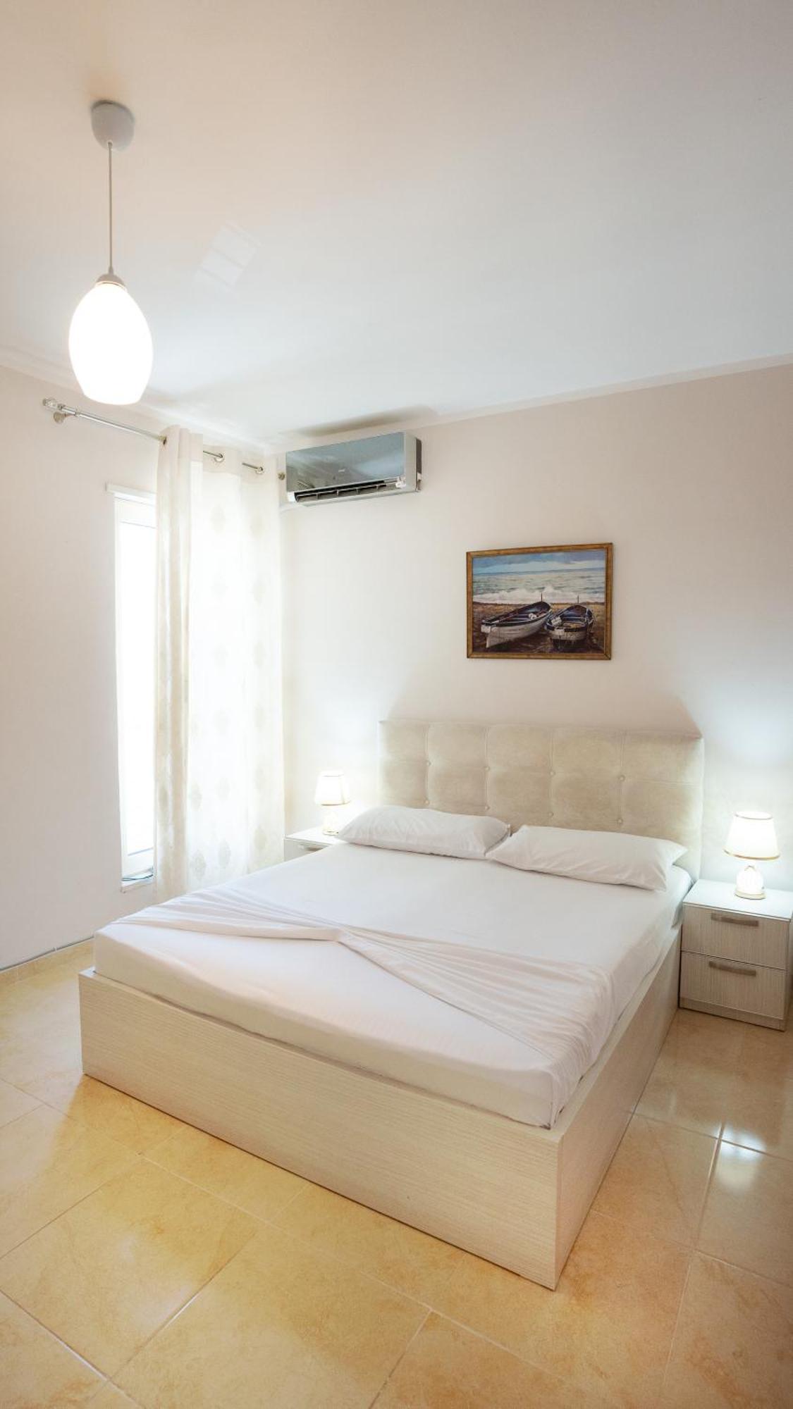Sea View Apartement Durres Bagian luar foto