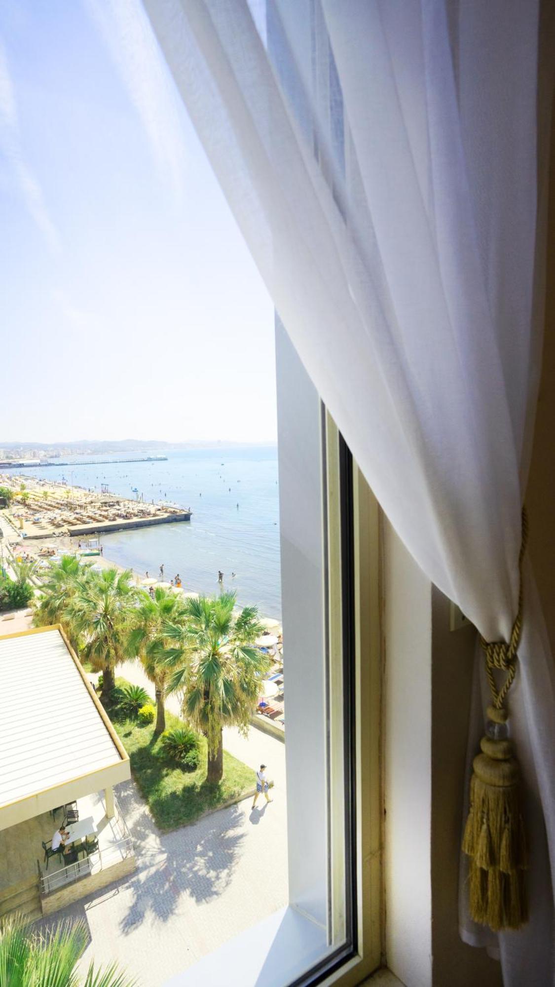 Sea View Apartement Durres Bagian luar foto